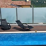 Villa La Casa De Papel