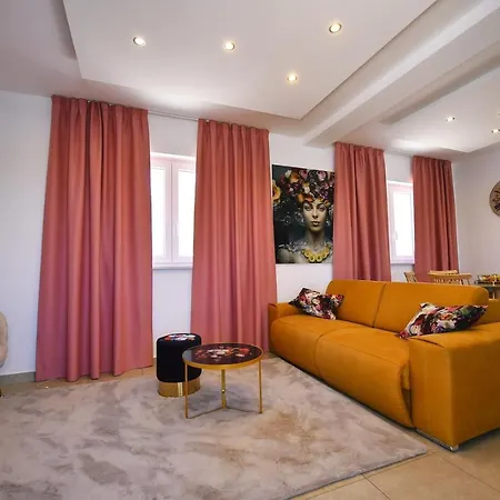 Villa La Casa De Papel